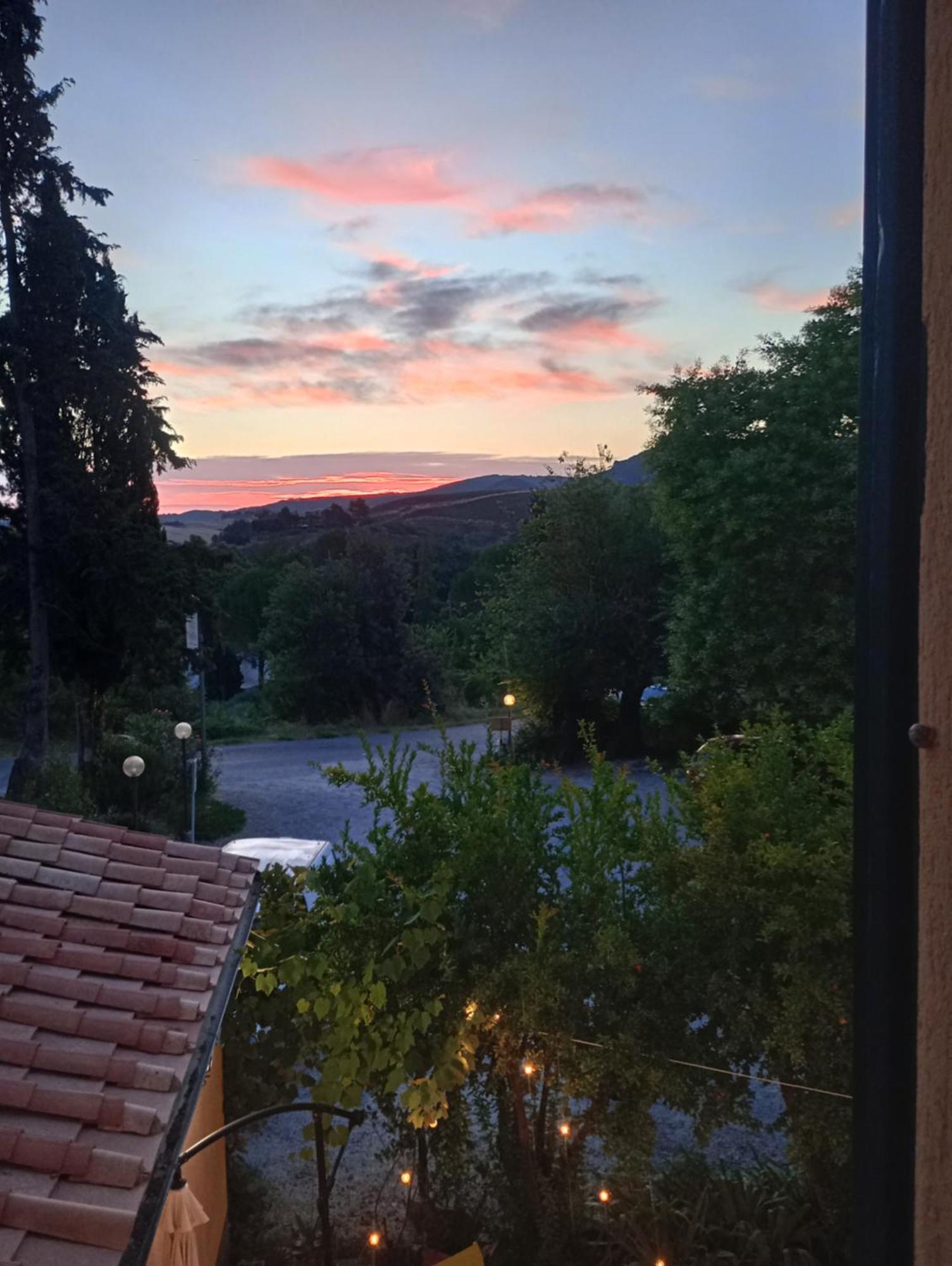 Locanda Prato D'Era โวลแตร์รา ภายนอก รูปภาพ